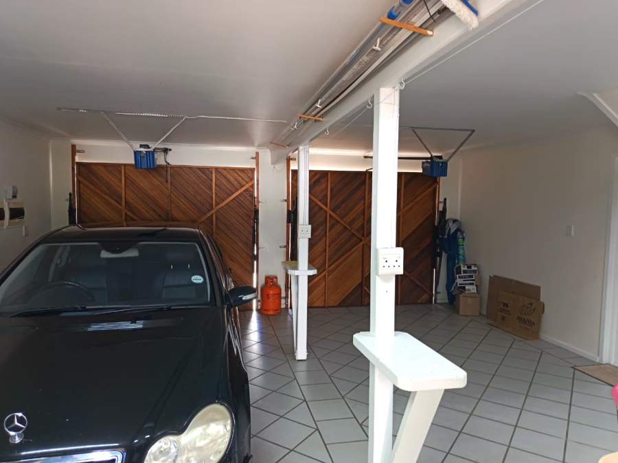 4 Bedroom Property for Sale in Bergsig Western Cape